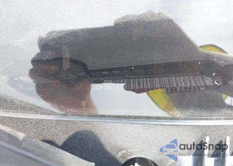 1998 Chevrolet C1500 Sportside z USA, uszkodzony, nr VIN 1GCEC14R0WZ184775